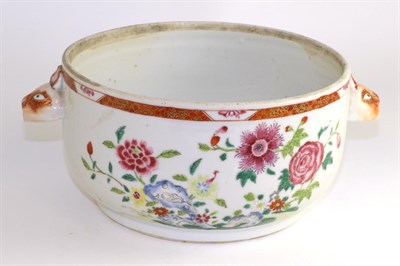 Lot 152 - A Chinese porcelain circular tureen, Qianlong, with hares mask handles, painted in famille rose...