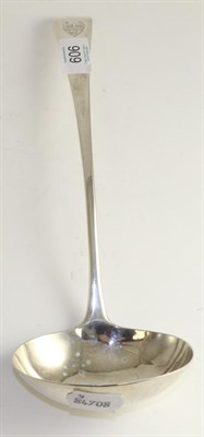 Lot 606 - A George III silver sauce ladle, London 1813, 6oz