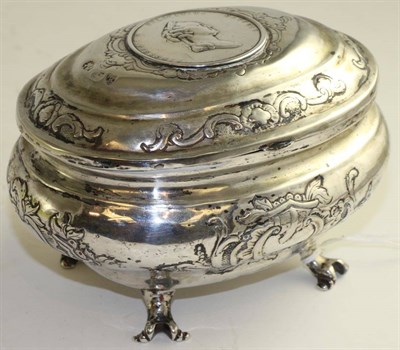 Lot 730 - An 18th century Russian silver box and cover, Fyedor Petrov, assay master Adrei Andreyev,...