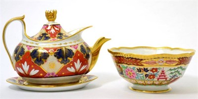 Lot 25 - A Flight Barr & Barr Worcester porcelain teapot cover and stand, circa 1820, painted in the...