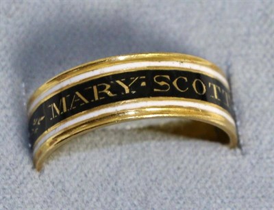 Lot 587 - A 22 carat gold George III mourning ring, a black enamel band picked out to read...