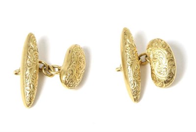 Lot 632 - A pair of 18 carat gold cufflinks, of chain linked kidney shaped and bullet shaped heads