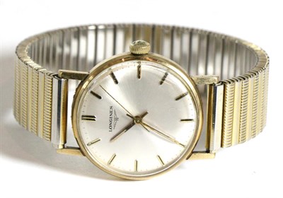 Lot 112 - A 9ct Gold Centre Seconds Wristwatch, signed Longines, 1971, (calibre 284) lever movement...