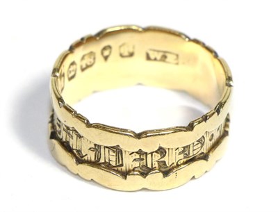 Lot 699 - A William IV 18 Carat Gold Mourning Ring, an inner band engraved 'In Memory Of', to two outer...