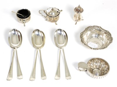 Lot 838 - A George V Silver Three Piece Cruet, Birmingham 19...; A Set of Six Rattail Pattern Dessert Spoons