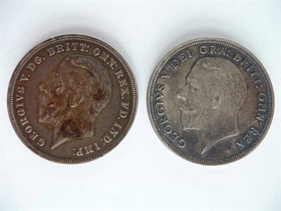 Lot 127 - Wreath' Crown 1928, light contact marks on bust otherwise toned VF/GVF; and Crown 1935 minor...