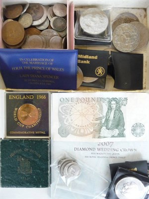 Lot 179 - Miscellaneous Lot comprising: 2 x £5 coins 2002 and 2007, 2 x crowns 1892 obv. edge bumps...