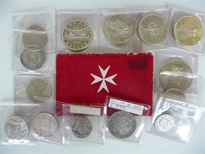 Lot 191 - 16 x Foreign Silver Coins comprising: Canada 4 x dollars 1963/64/65/66, Mexico 25 pesos 1968,...