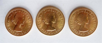 Lot 200 - 3 x Sovereigns 1965, light contact marks otherwise EF or+