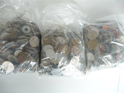 Lot 203 - An Accumulation of 1300+ mixed foreign coins, including 30 x silver (gross silver weight 131.6g)