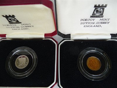 Lot 210 - Isle of Man: 1/10 oz Platinum Tenth Noble 1984 and 1/10 oz Gold Angel 1985, both in CofI, BU