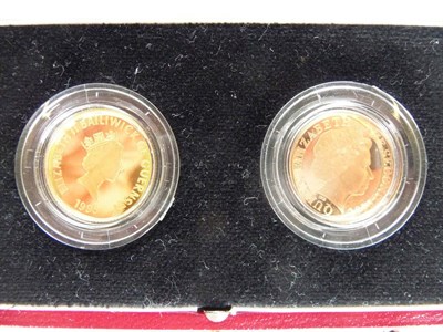 Lot 216 - 2-coin Gold Proof Set: Guernsey £25 1995, 7.81g (.999) and Jersey sovereign 2000, 7.99g...