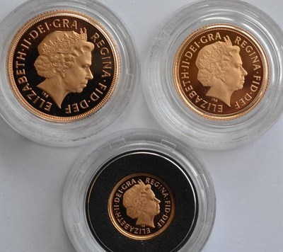 Lot 380 - 3-Coin Gold Proof Set 2010 comprising: sovereign, half sovereign & quarter sovereign, with cert, in