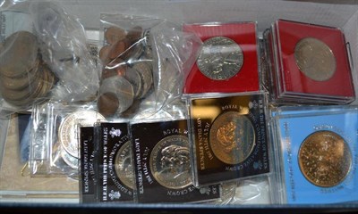 Lot 26 - Miscellaneous Lot comprising: 31 x CuNi £5 coins: 1990(x4), 1993(x5), 1996, 1997(x4),...