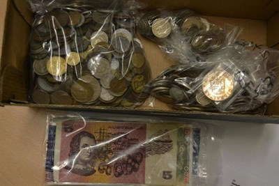 Lot 42 - 650+ 19th & 20th Century Foreign Coins of which 59 x silver (weight 275g) including USA Morgan...