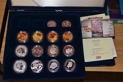 Lot 71 - Miscellaneous Lot comprising: 7 x  crown-size silver coins: Australia 2 x 1 dollar 2003, each...