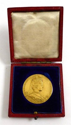 Lot 377 - Edward VII, Gold Commemorative Medal Coronation 1902, small size (31mm), official Royal Mint  issue