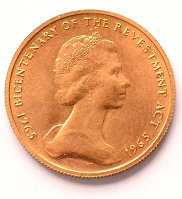 Lot 138 - Isle of Man Half Sovereign 1965 'Bicentenary of the Revestment Act 1765' 22ct gold, AEF