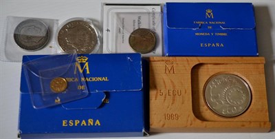 Lot 184 - Miscellaneous Lot comprising: Isle of Man gold 1/20 Angel (1/20oz .999 gold) 1994, 1.58g BU, Jersey