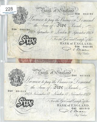 Lot 228 - BofE, 2 x White £5 Beale, 30 Sept 1949 (O56) & 17 Nov 1949 (O97), both with several vertical...