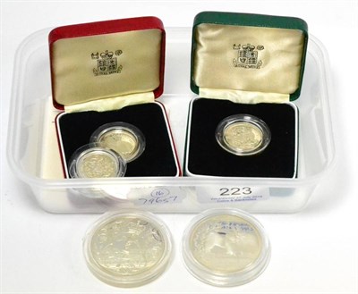 Lot 223 - 5 x UK Silver Proofs comprising: crown 1977 no cert or CofI, £5 2012 no cert or CofI,...