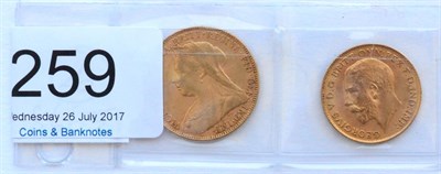 Lot 259 - Victoria Sovereign 1899 contact marks Fine & George V half sovereign 1915 VF