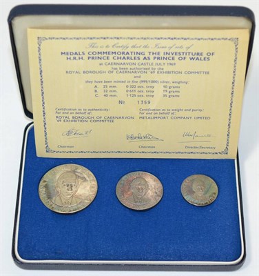 Lot 413 - A Set of 3 x Silver Medals Commemorating the Investiture of Prince Charles July 1969: 40mm...