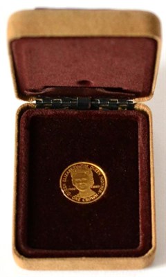 Lot 109 - Isle of Man Gold Proof Crown 1980 'Queen Mother's 80th Birthday,' rev. crowned facing bust of Queen