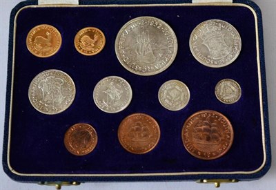 Lot 161 - South Africa Proof Set 1952, 11 coins comprising: gold pound (7.9g, .917 gold) & half pound...