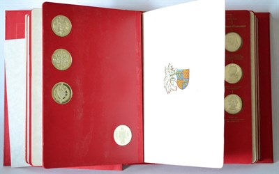 Lot 339 - The Kings & Queens of England,' a complete set of 43 sterling silver proof medals depicting all the