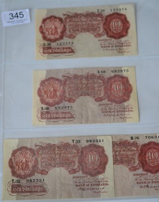 Lot 345 - 4 x 'Britannia' series 10 shilling notes comprising: Mahon(x2) Z38 & X88, Catterns T32 &...