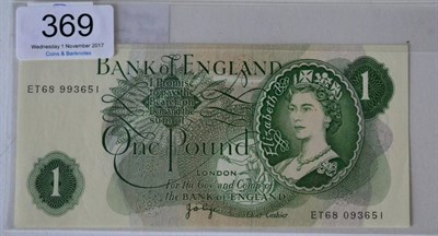 Lot 369 - Bank of England Error Note: £1 Page 'Portrait' issue with different serial numbers: ET68...