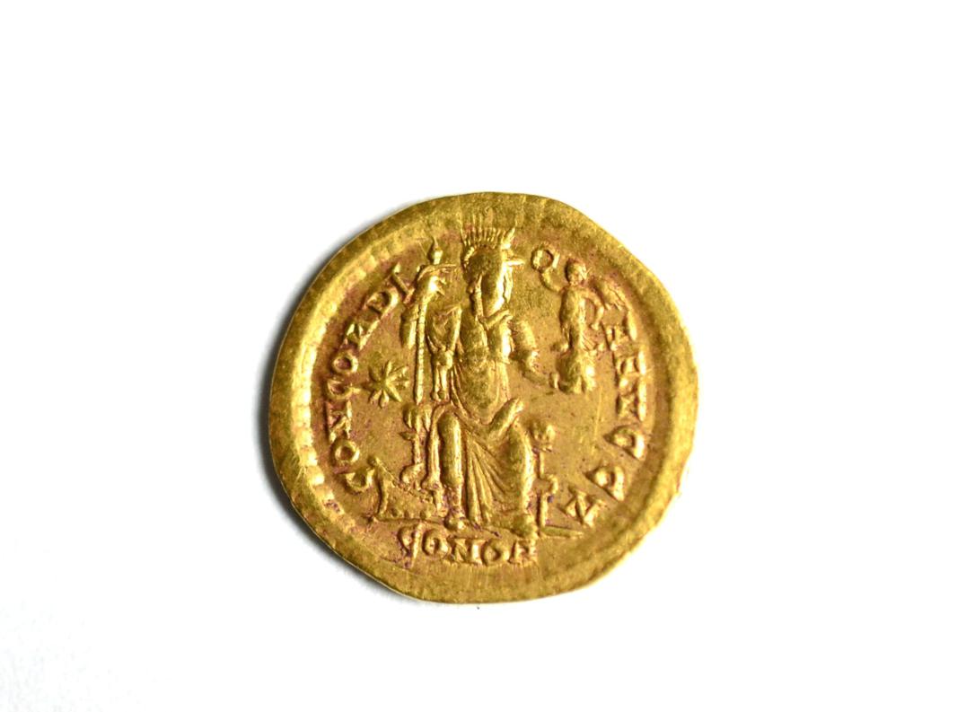 Lot 7 - Roman Imperial, Theodosius II (AD402 - 450) Gold Solidus; obv. D N THEODOSIVS P F AVG around...
