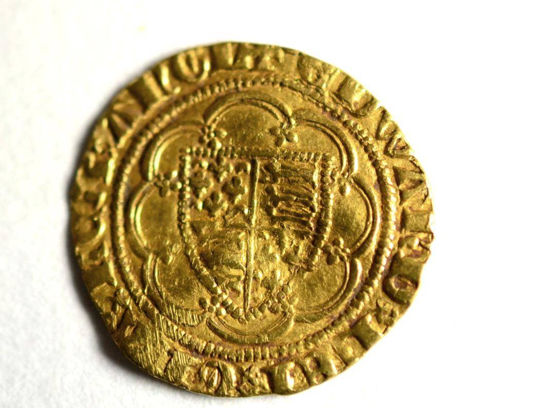 Lot 29 - Edward III Gold Quarter Noble, Treaty Period (1361-1369), London Mint, MM cross 3; obv. EDWARD...