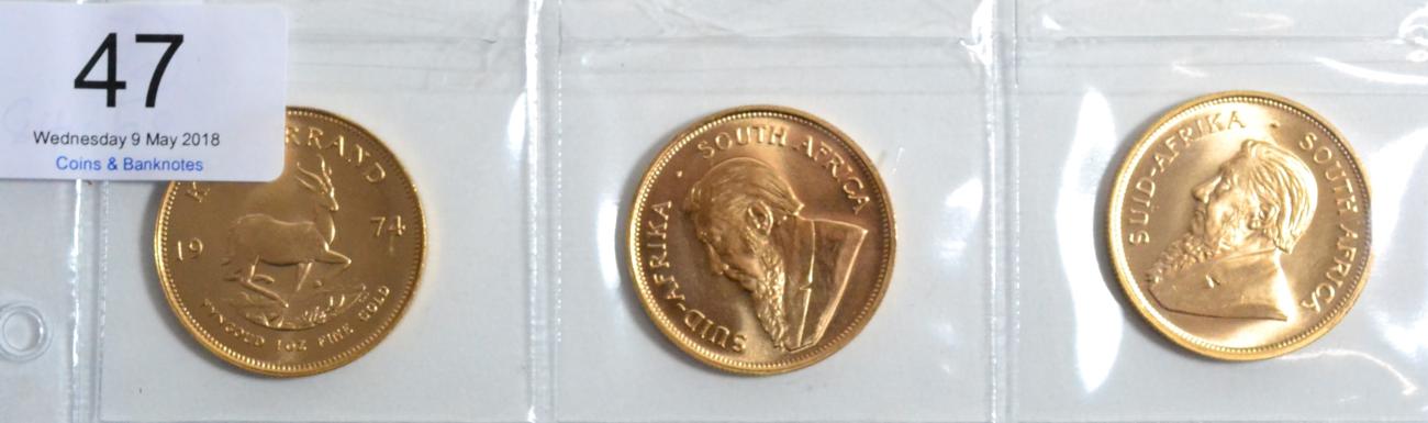 Lot 47 - South Africa 3 x Krugerrands 1974, each 1oz fine gold,  BU