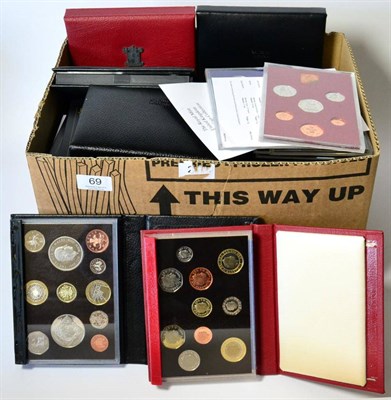 Lot 69 - 42 x Royal Mint Proof Sets comprising: 1970, 1971, 1973 to 1992 inclusive (2 x 1985), 1994 to...