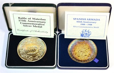 Lot 247 - 2 x Sterling Silver Commemorative Medals comprising: 'Battle of Waterloo' 175th Anniversary...