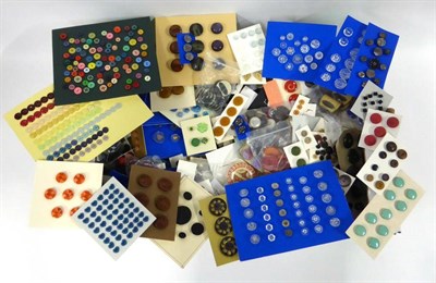Lot 2058 - Large Quantity of Mainly 20th Century Assorted buttons, including decorative glass, fabric, pottery