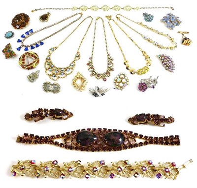 Lot 2082 - A Small Quantity of Costume Jewellery, including five necklaces, a bracelet, assorted paste...