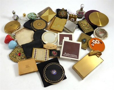 Lot 2231 - Quantity of Assorted Circa 1950's/60's Compacts including Stratton, Kigu; Modern Scent Bottles...