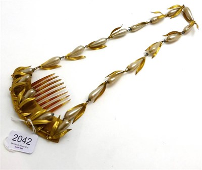 Lot 2042 - An Early 20th Century Simulated Pearl Hair Comb, large drop shaped simulated pearls, with...