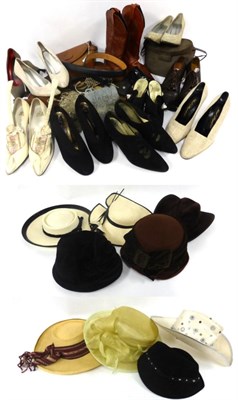 Lot 2155 - Assorted Modern Shoes and Accessories including a pair of Karl Lagerfeld cream linen mounted heeled