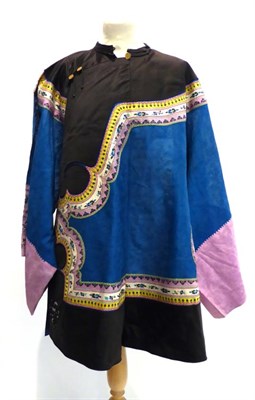 Lot 2297 - A Late 19th Century/Early 20th Century Chinese Summer Short Robe, in figured blue silk with...