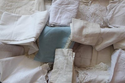Lot 2032 - A Quantity of Assorted White Linen and Cotton Textiles, including table linen, tray mats, bed...