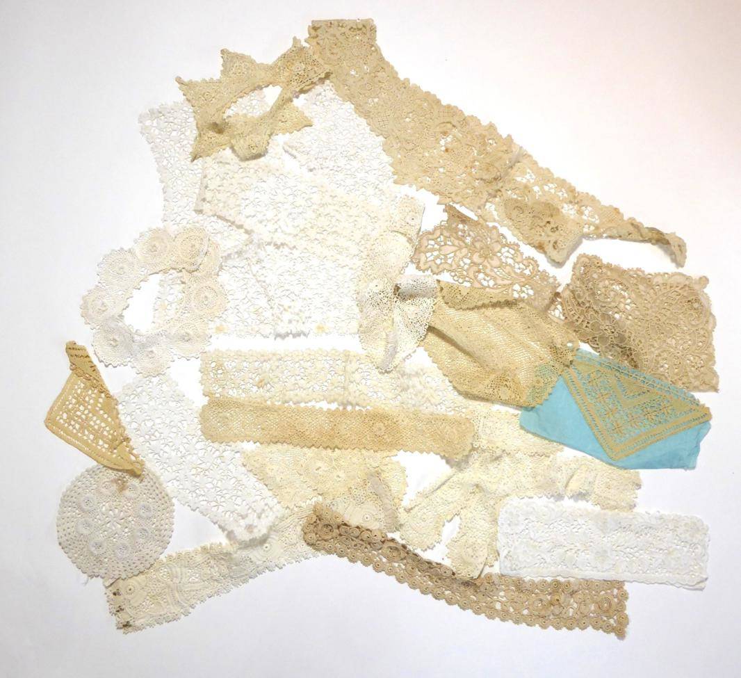 Lot 2087 - Assorted Lace Items, including an Irish Crochet collar and other similar style crochet collars,...