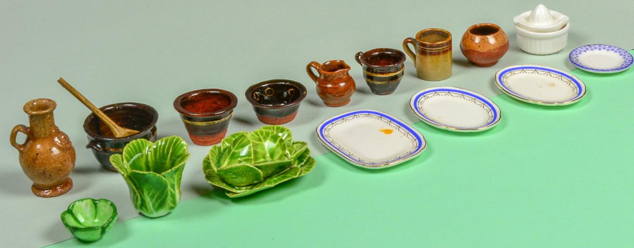 Lot 2025 - Assorted Dolls House Miniature Accessories, including a Stokesay Ware Sovereign Blue...