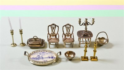 Lot 2027 - Assorted Dolls House Miniatures, including a Terry Curran blue and white pottery tray within a...