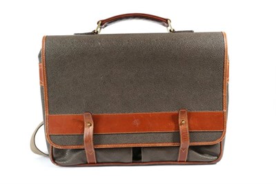 Lot 2274 - Mulberry Mole Green Scotchgrain Leather Briefcase / Messenger Bag, trimmed in tan leather, with...