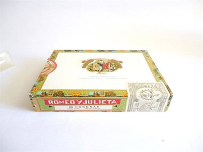 Lot 294 - A Box of 25 Romeo y Julieta Coronas Cigars