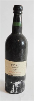 Lot 178 - Graham 1963, vintage port U: into neck